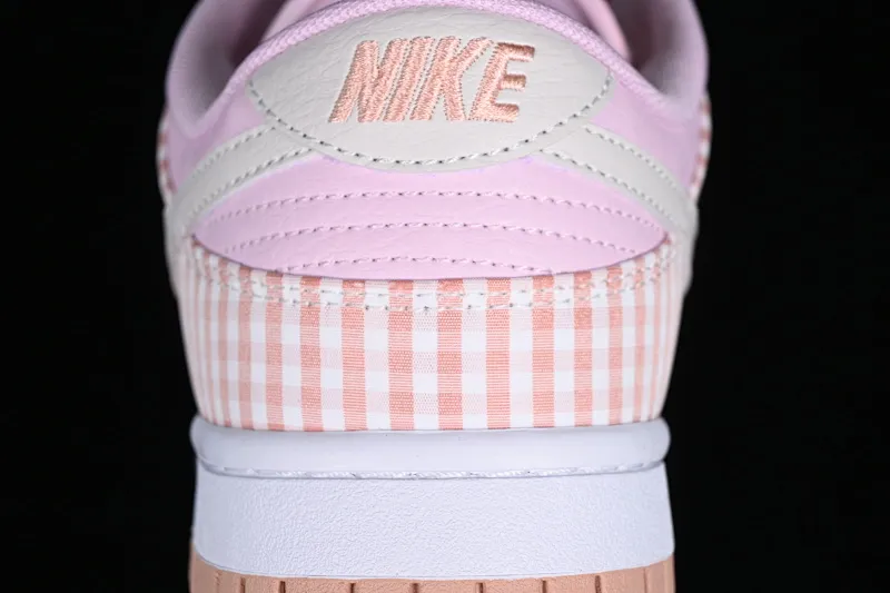 All categories Nk SB Dunk series Nk SB Dunk Low low-top sneakers Nk Dunk Low "Pink Gingham" pink seersucker color SB low-top casual sneakers FB9881-600